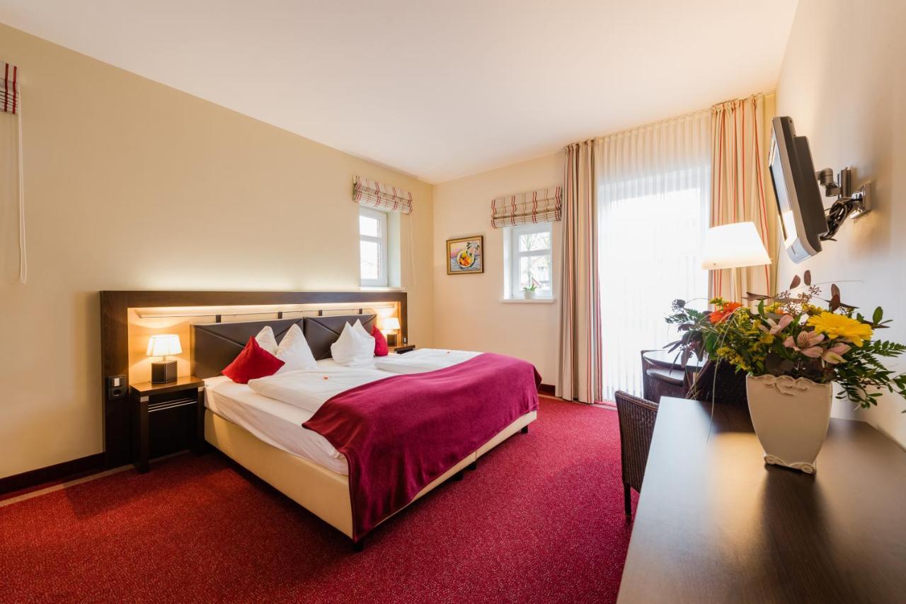 Hotel Am Fischerhafen Ditzum Exterior photo
